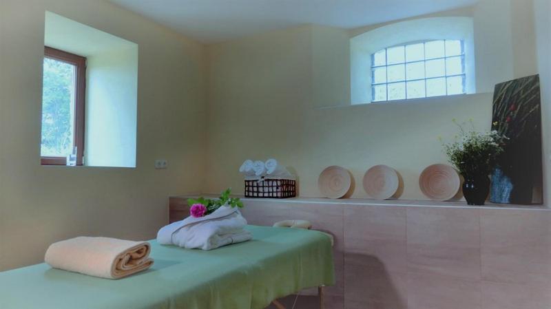 ホテル Kowalowe Skaly Spa&More イェレニャ・グーラ エクステリア 写真